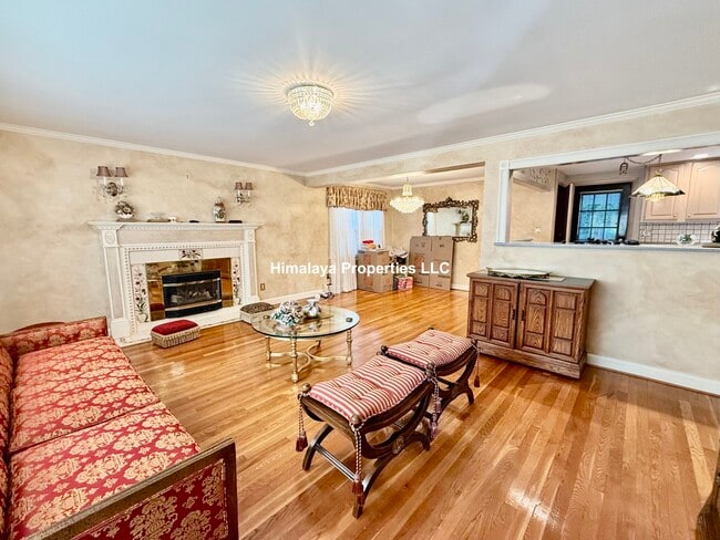 28 Maplewood St, Unit 1 in Boston, MA - Building Photo - Building Photo