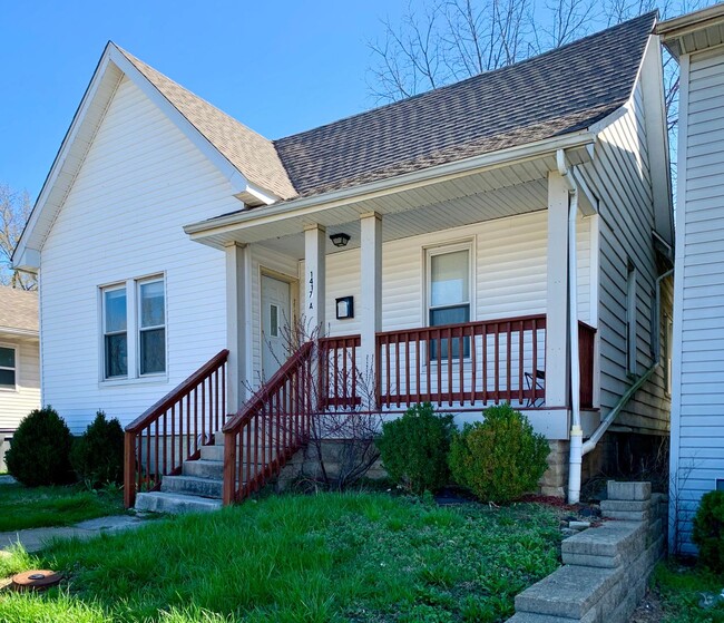 property at 1417 S Walnut St