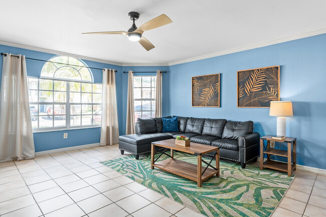 2040 Royal Bay Blvd in Kissimmee, FL - Building Photo - Building Photo