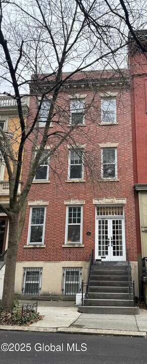 427 State St in Albany, NY - Building Photo
