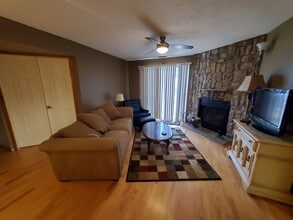 842 Tenderfoot Hill Rd in Colorado Springs, CO - Foto de edificio - Building Photo
