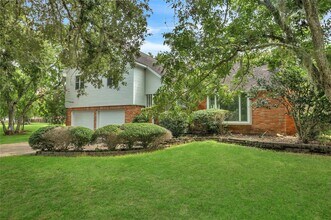 108 Woodland Rd in Lake Jackson, TX - Building Photo - Building Photo