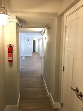 151 Portsmouth Ave, Unit Suite 2 in Stratham, NH - Foto de edificio - Building Photo