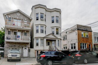 200 Nunda Ave in Jersey City, NJ - Building Photo - Building Photo
