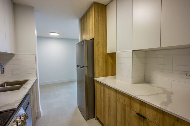 Axis Tower in Edmonton, AB - Building Photo - Building Photo