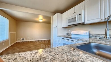 2334 Howard Ave in Everett, WA - Building Photo - Building Photo
