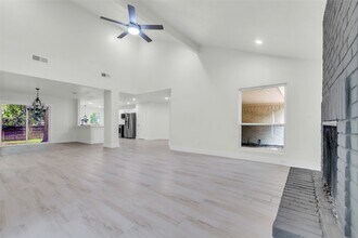 1602 Pine Oak Dr in Conroe, TX - Building Photo - Building Photo