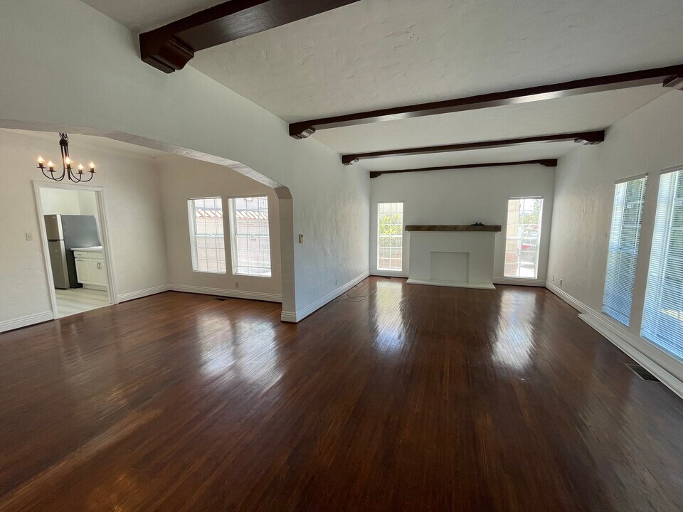 1602 S Stanley Ave, Unit 1600 in Los Angeles, CA - Building Photo