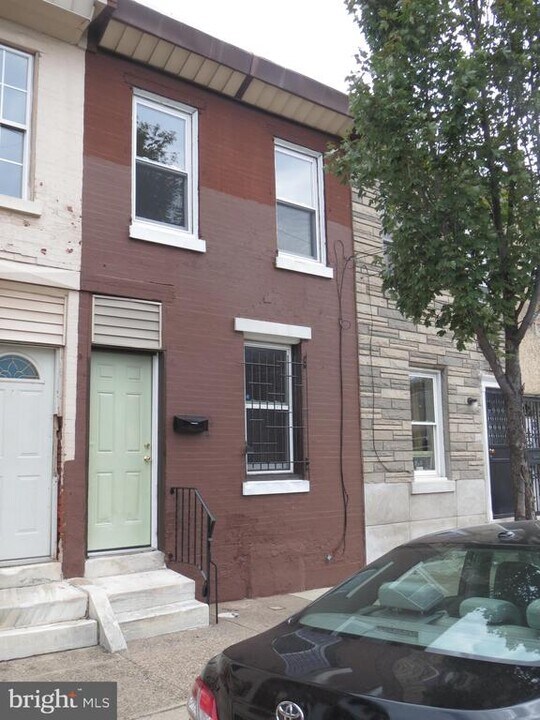 1849 E Albert St in Philadelphia, PA - Building Photo