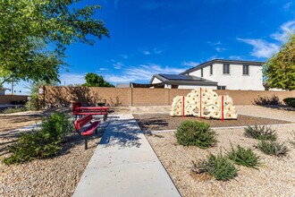 11410 N 50th Ln in Glendale, AZ - Building Photo - Building Photo