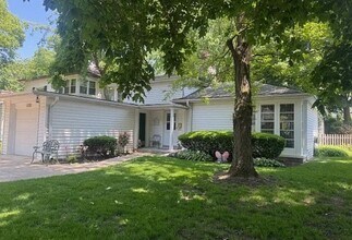 9509 Lincolnwood Dr in Evanston, IL - Building Photo - Building Photo