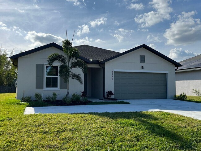 2156 SW Cameo Blvd in Port St. Lucie, FL - Building Photo - Building Photo
