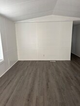 40 Friendly Cir in Hendersonville, NC - Building Photo - Building Photo