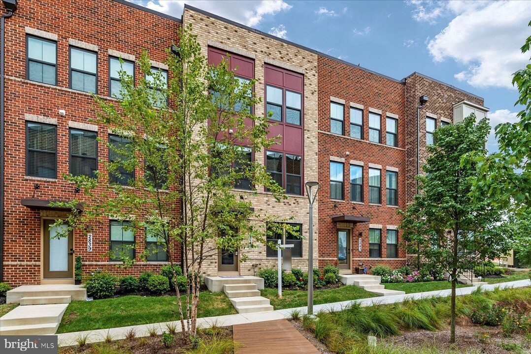 2841 Toles Park Dr in Hillcrest Heights, MD - Building Photo