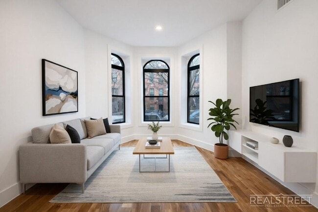 3BR/2.5BA Duplex with In-Unit Washer/Dryer in Brooklyn, NY - Foto de edificio - Building Photo