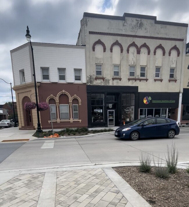 105 S Howard St in Indianola, IA - Building Photo - Building Photo