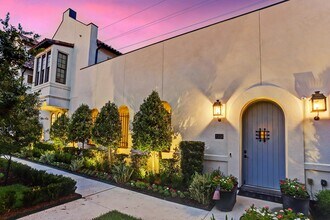 1104 Mosaico Ln in Houston, TX - Building Photo - Building Photo