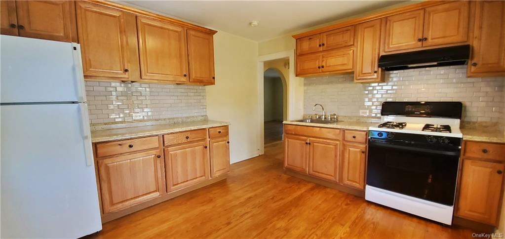 85 Hutchinson Ave in Wingdale, NY - Building Photo