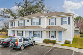 Faris Residences Strawberry Station in Moncks Corner, SC - Foto de edificio - Building Photo