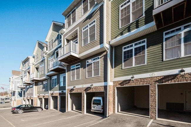 11 Old Golden Blue Ln, Unit 35 in Morgantown, WV - Building Photo - Building Photo
