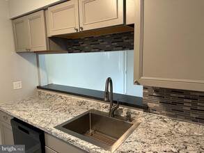 6800 Rapid Water Way in Glen Burnie, MD - Building Photo - Building Photo