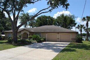 26 SE Ocale Way in Summerfield, FL - Building Photo