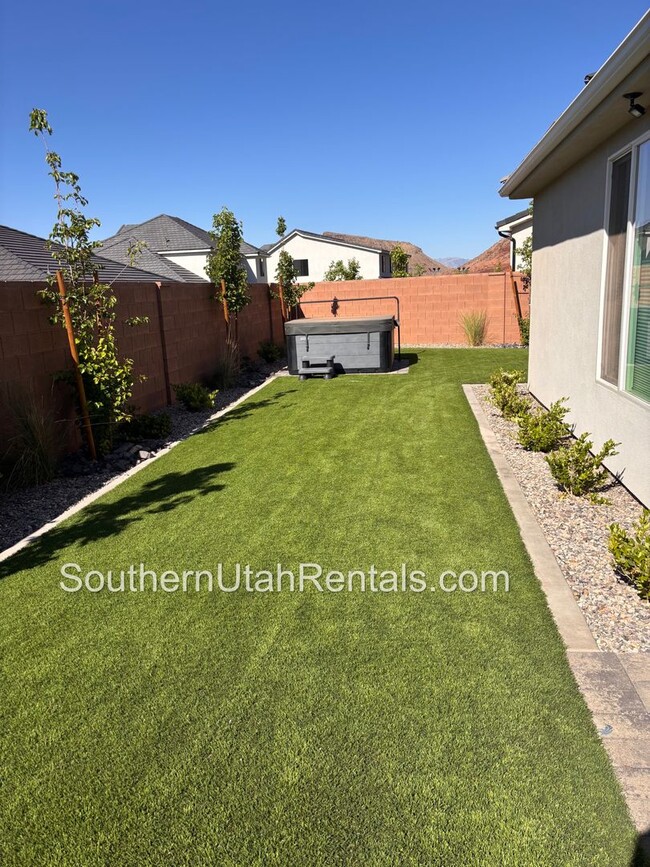 2804 Rill in Washington, UT - Building Photo - Building Photo
