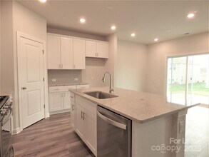 1057 Red Apple St in Unionville, NC - Building Photo - Building Photo