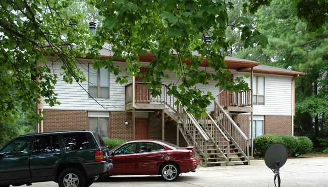 909 Hearthridge Rd in Raleigh, NC - Building Photo - Building Photo