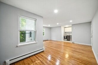 819 Bloomfield Ave in Montclair, NJ - Building Photo - Building Photo