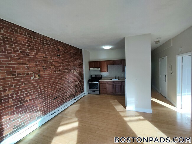 338-342-342 Warren St