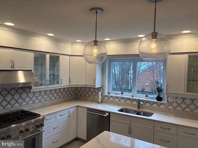 2866 Arizona Terrace NW in Washington, DC - Building Photo - Building Photo