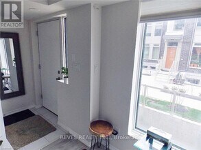 7 Applewood Ln in Toronto, ON - Building Photo - Building Photo