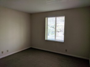 2601 Hillsboro Pike, Unit B12 in Nashville, TN - Building Photo - Building Photo
