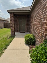 1807 Meadow Crest Dr in Princeton, TX - Building Photo - Building Photo