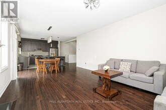 54 Moonbeam St in Ottawa, ON - Building Photo - Building Photo