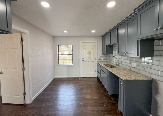 property at 203 W Dale St