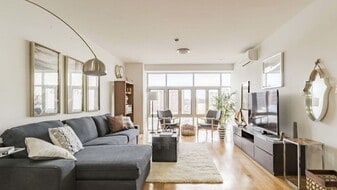 LUXURY Giant 2 BED LOFT in Queens! in Queens, NY - Building Photo