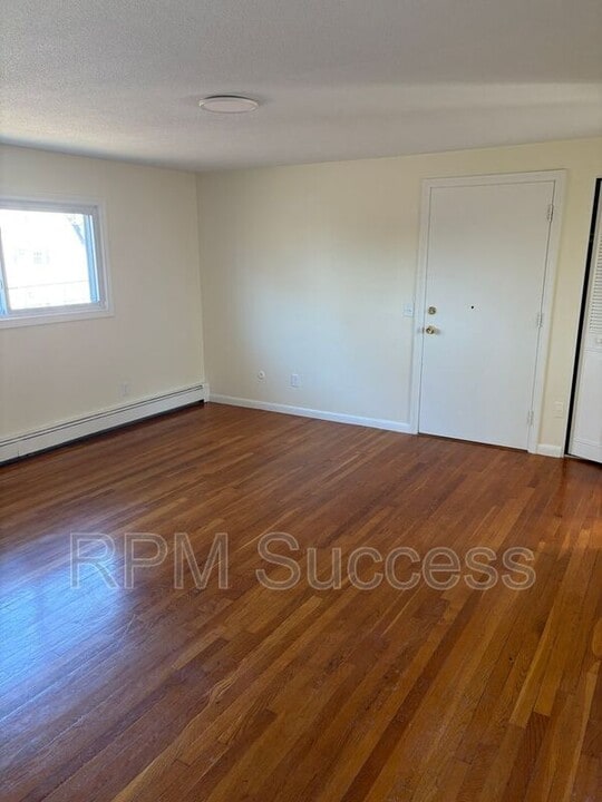 797 Tucker Rd in Dartmouth, MA - Building Photo