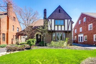 2551 Charney Rd in University Heights, OH - Building Photo