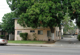 15943 Vanowen St in Van Nuys, CA - Building Photo - Building Photo