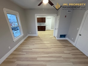 81 Swindells St in Fall River, MA - Foto de edificio - Building Photo