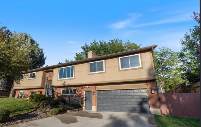 property at 935 S 1500 E St