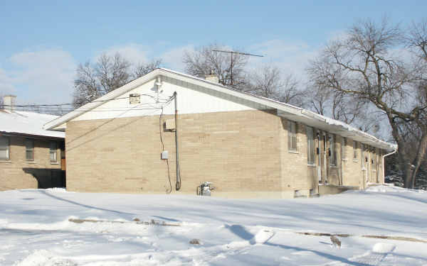 2305 Salem Blvd in Zion, IL - Building Photo