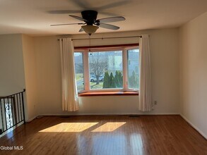 2 Dyer Dr in Latham, NY - Building Photo - Building Photo