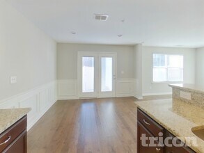 4009 Commons Dr in Spring Hill, TN - Building Photo - Building Photo