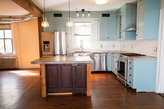 208 9th St NW in Charlottesville, VA - Building Photo - Building Photo