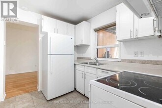 133 Dunn Ave in Toronto, ON - Building Photo - Building Photo