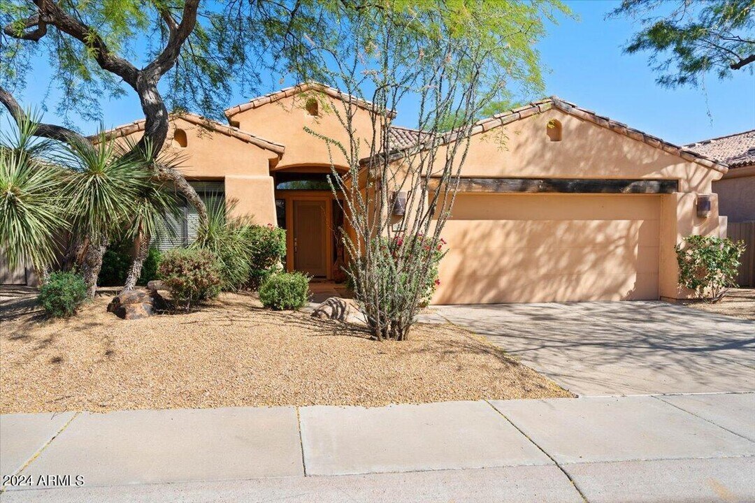 8195 E Sierra Pinta Dr in Scottsdale, AZ - Building Photo