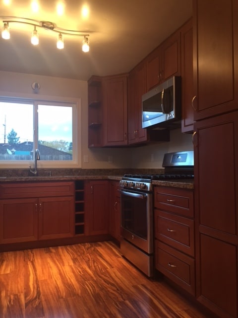 1211 Johnson St in Redwood City, CA - Building Photo - Building Photo
